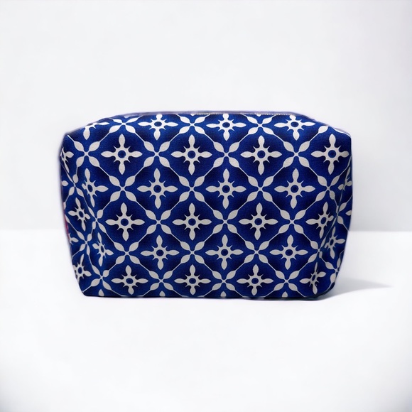 Two Sided Pattern Estée Lauder Makeup Travel Clutch - Picture 11 of 11